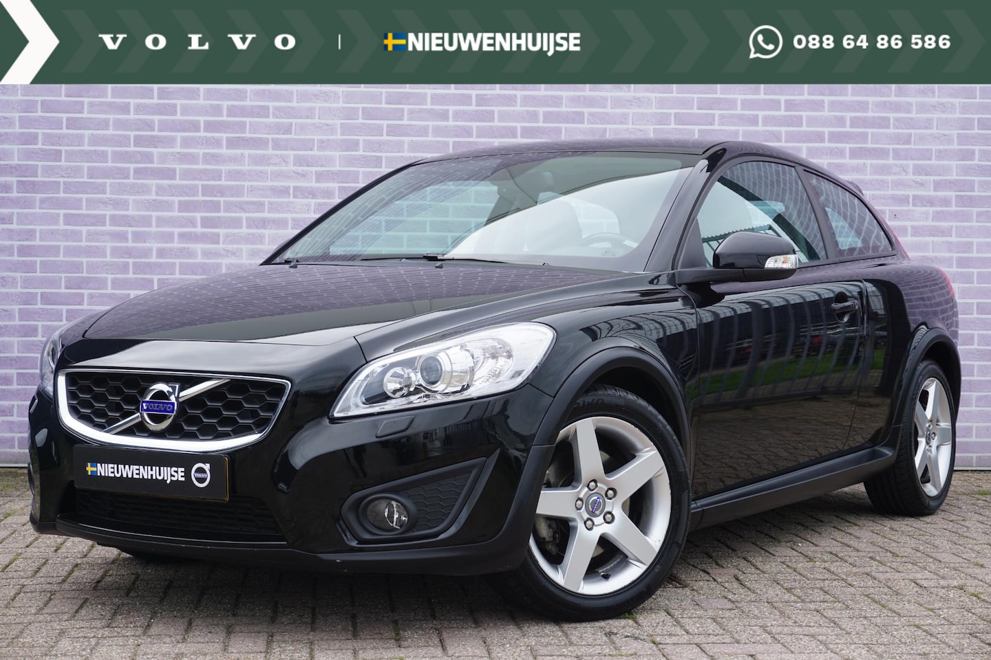 Volvo C30 - 2.5 T5 Summum | 5 CILINDER! | Cruise control | High Performance Audio | 17" lm velgen | Le - AutoWereld.nl