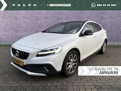 Volvo V40 Cross Country - 1.5 T3 Polar+ Luxury Automaat | Trekhaak | Stoelverwarming | Parkeer Camera | Harman Kardo