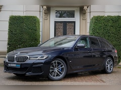 BMW 5-serie Touring - 530e xDrive High Executive Pano | Leder | Stuurwielverw | Camera | HiFi