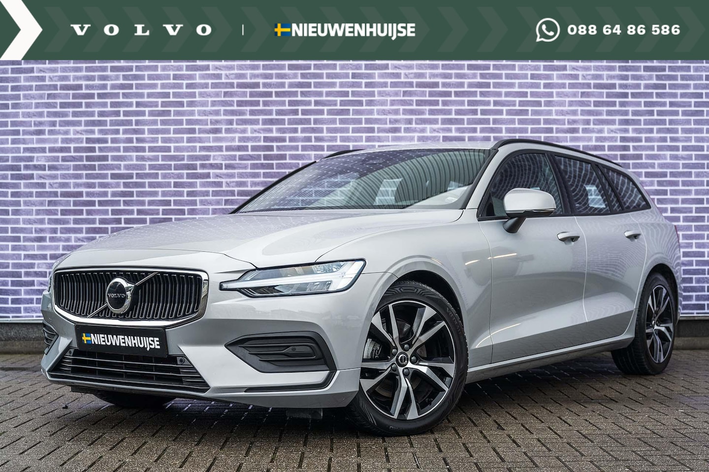 Volvo V60 - B3 Automaat Essential | Trekhaak | Stoel-/stuurverwarming | 18" LM velgen | Camera | Adapt - AutoWereld.nl