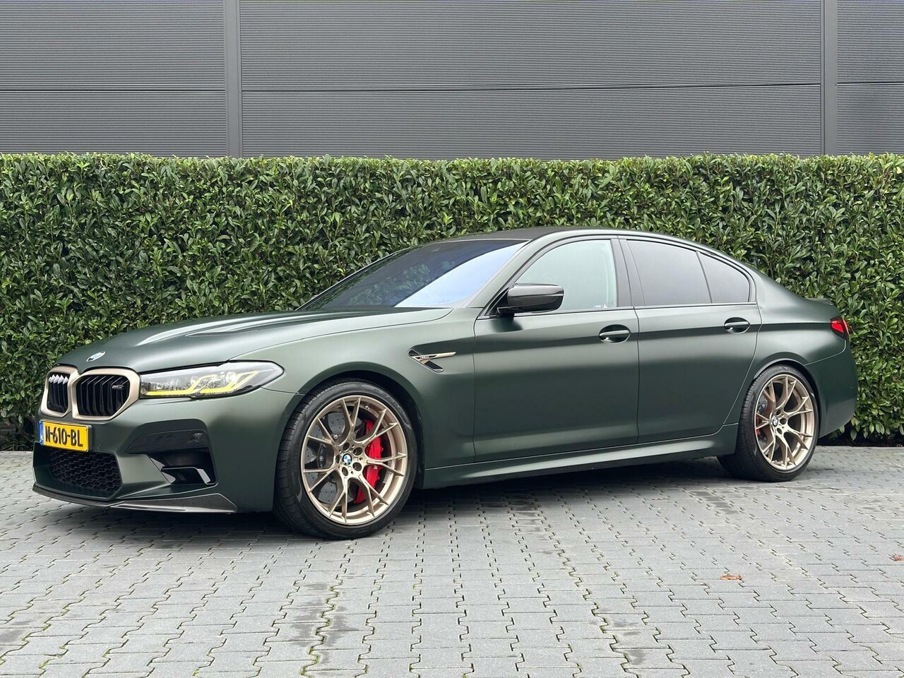 BMW M5 - 5-serie CS NL AUTO, NAP, CARBON PAKKET, LASERLIGHT, KERAMISCH, H/K, DAB, FROZEN DEEP GREEN - AutoWereld.nl