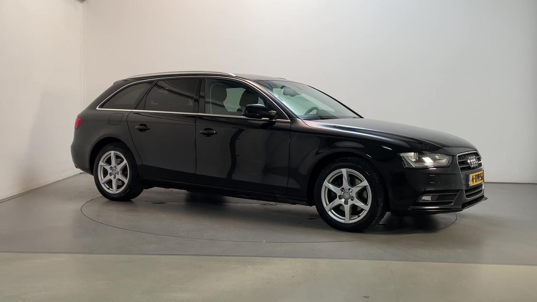 Audi A4 Avant - 1.8 TFSI 170pk Business Edition Xenon Navigatie - AutoWereld.nl