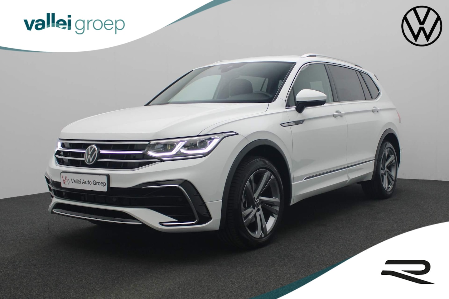 Volkswagen Tiguan Allspace - 7 pers. 1.5 TSI 150PK DSG R-Line Business | Trekhaak | LED plus | Apple Carplay / Android - AutoWereld.nl