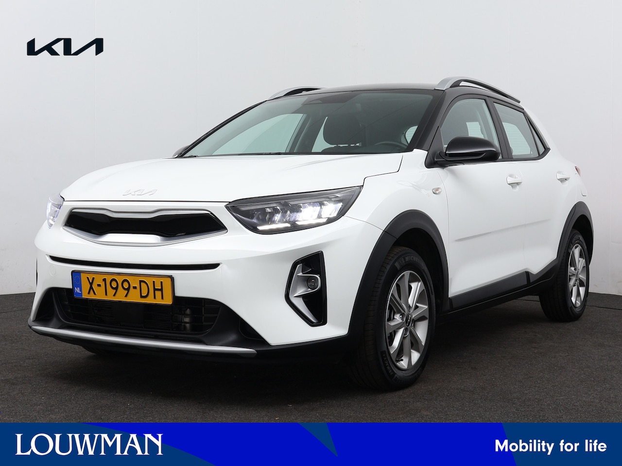 Kia Stonic - 1.0 T-GDi MHEV DynamicLine | LED Koplampen | Climate Control | Navigatie | Parkeersensoren - AutoWereld.nl