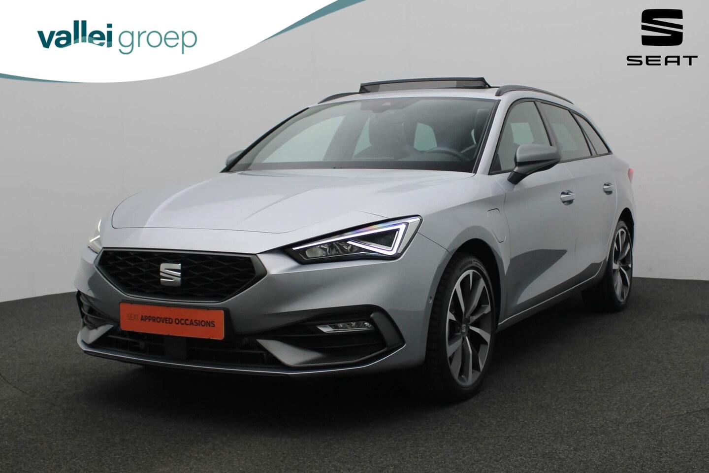 Seat Leon Sportstourer - 1.4 TSI 204PK DSG eHybrid PHEV FR | Pano | Navi | Keyless | Camera | ACC | Leder/alcantara - AutoWereld.nl