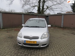 Toyota Yaris - 1.3 VVT-i Sol 5 deurs automaat