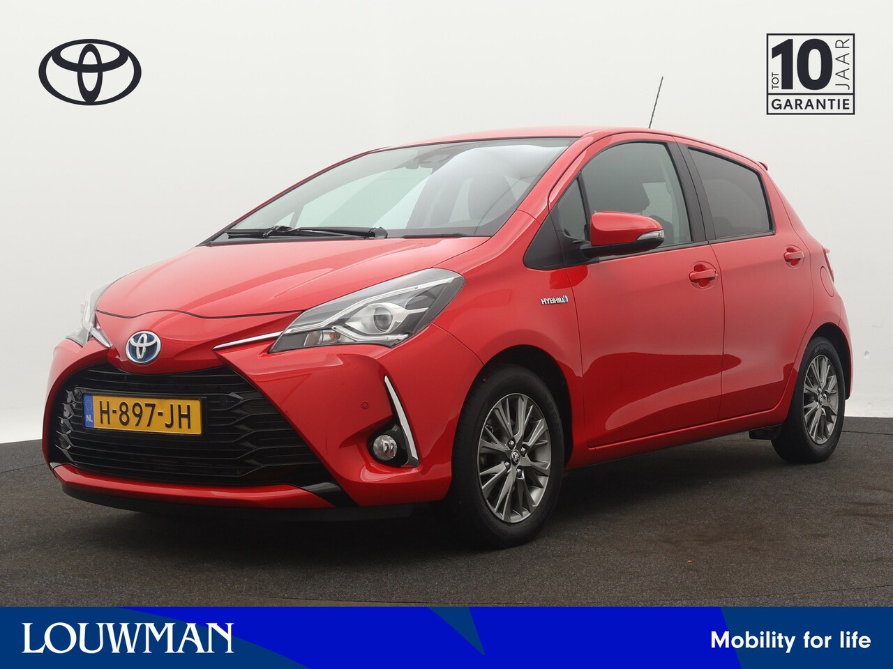 Toyota Yaris - 1.5 Hybrid Dynamic | Half leder | LM velgen | Navigatie | Camera | Parkeersensoren | Clima - AutoWereld.nl