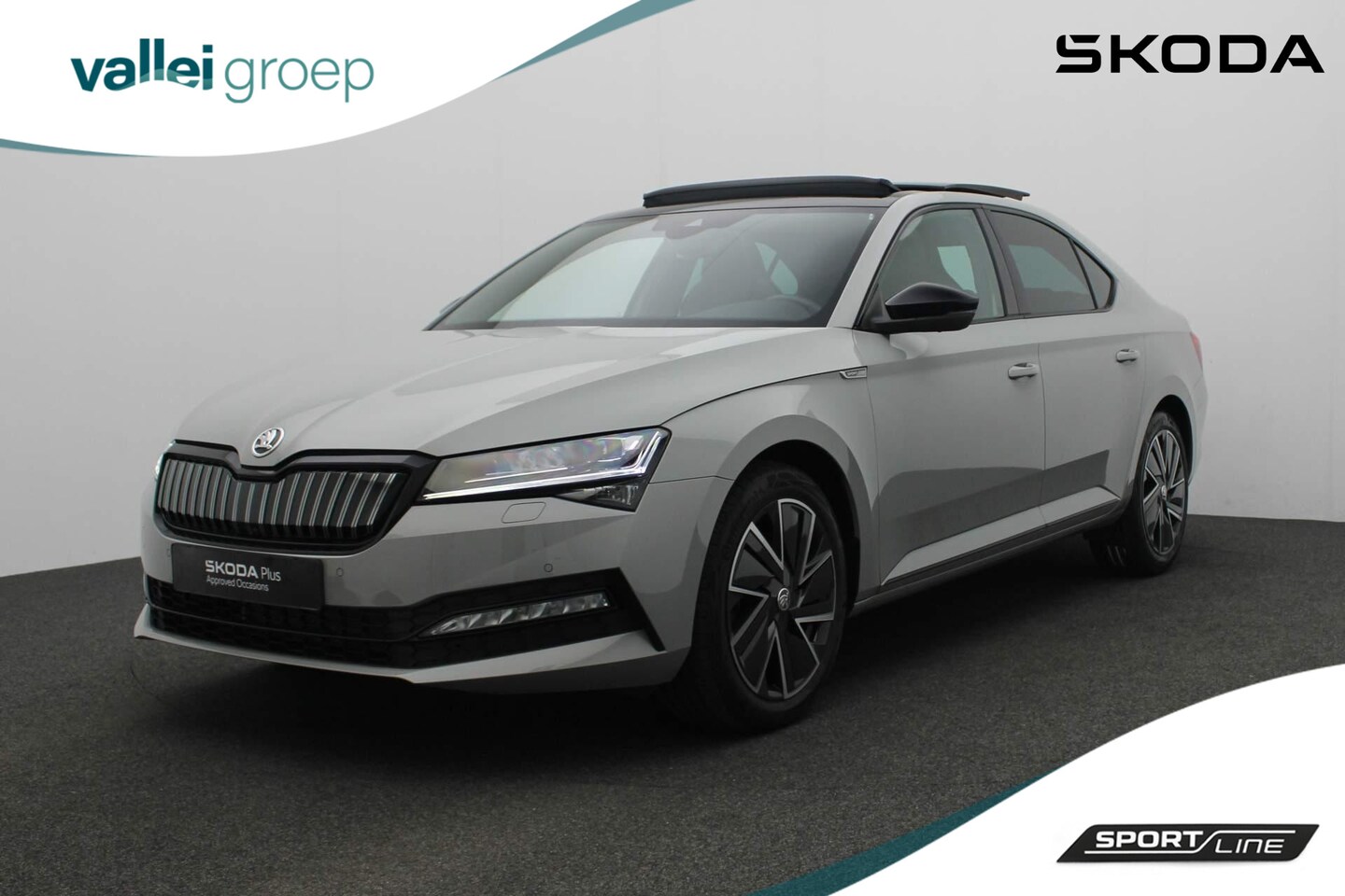 Skoda Superb - 1.4 TSI 218PK DSG iV Sportline Business | Pano | Matrix LED | 360 camera | Navi | Keyless - AutoWereld.nl