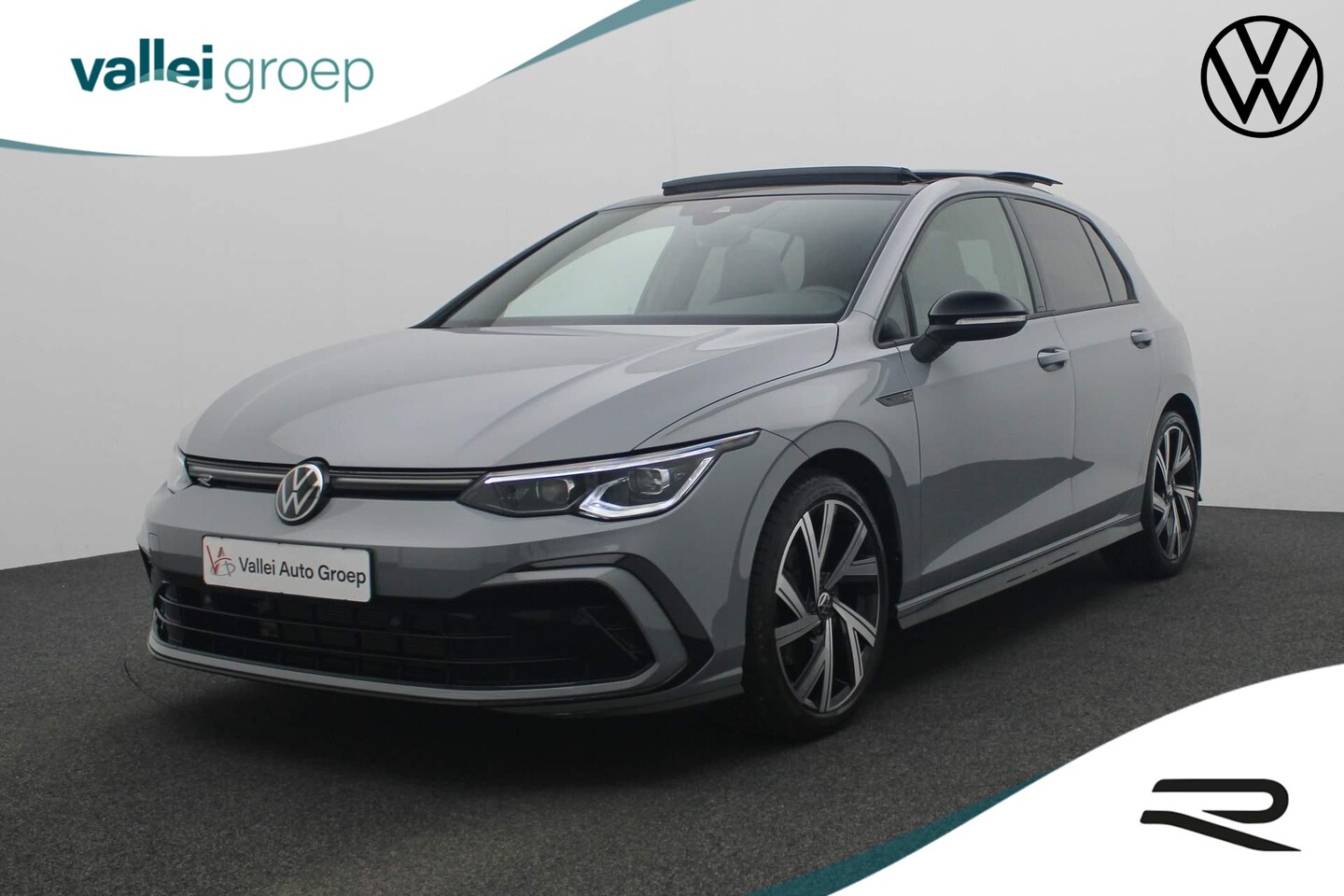 Volkswagen Golf - 1.5 eTSI 150PK DSG R-Line Business Black Style | Pano | Trekhaak | IQ Light | Keyless | Ca - AutoWereld.nl