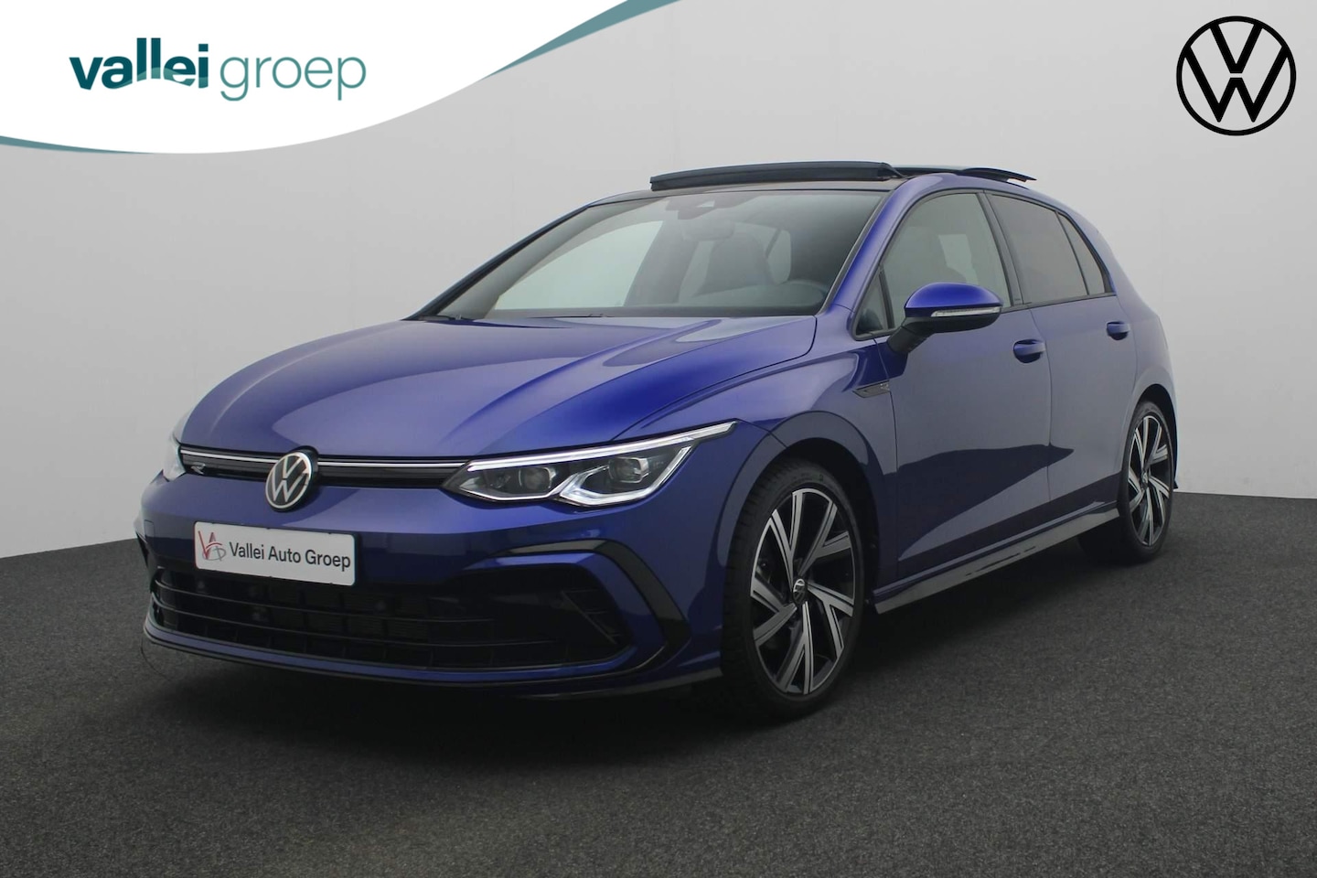 Volkswagen Golf - 1.5 eTSI 150PK DSG R-Line | Pano | IQ Light | Stuur-/stoelverwarming | Camera | Navi | Spo - AutoWereld.nl