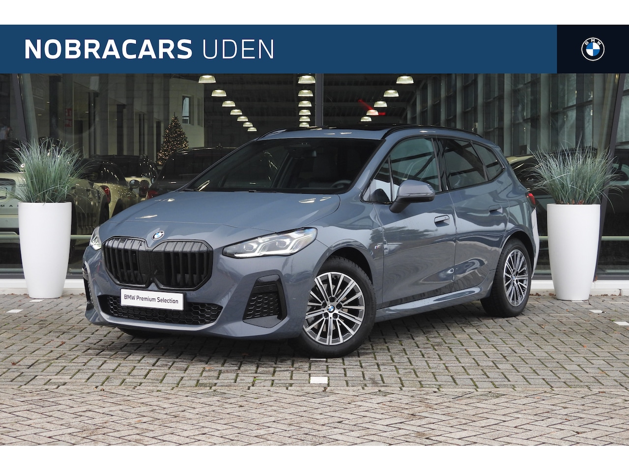 BMW 2-serie Active Tourer - 218i High Executive M Sport Automaat / Panoramadak / Trekhaak / Sportstoelen / Stoelverwar - AutoWereld.nl