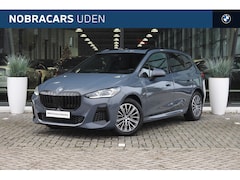 BMW 2-serie Active Tourer - 218i High Executive M Sport Automaat / Panoramadak / Trekhaak / Sportstoelen / Stoelverwar