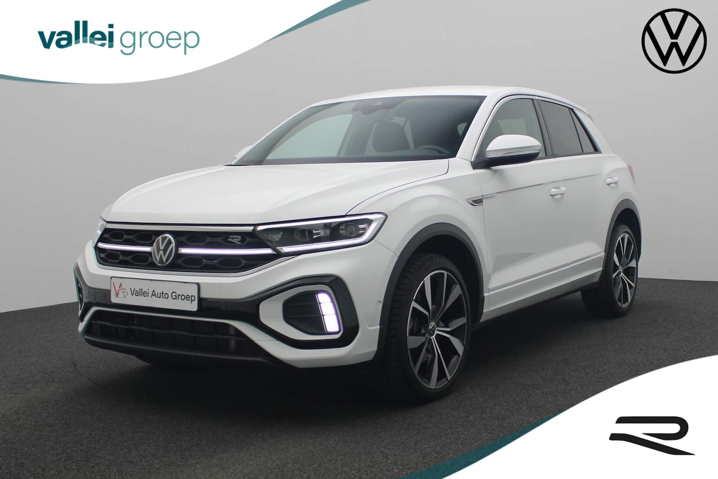 Volkswagen T-Roc - 1.5 TSI 150PK DSG R-Line Business | IQ Light | Keyless | 19 inch | Camera | ACC | Apple Ca - AutoWereld.nl