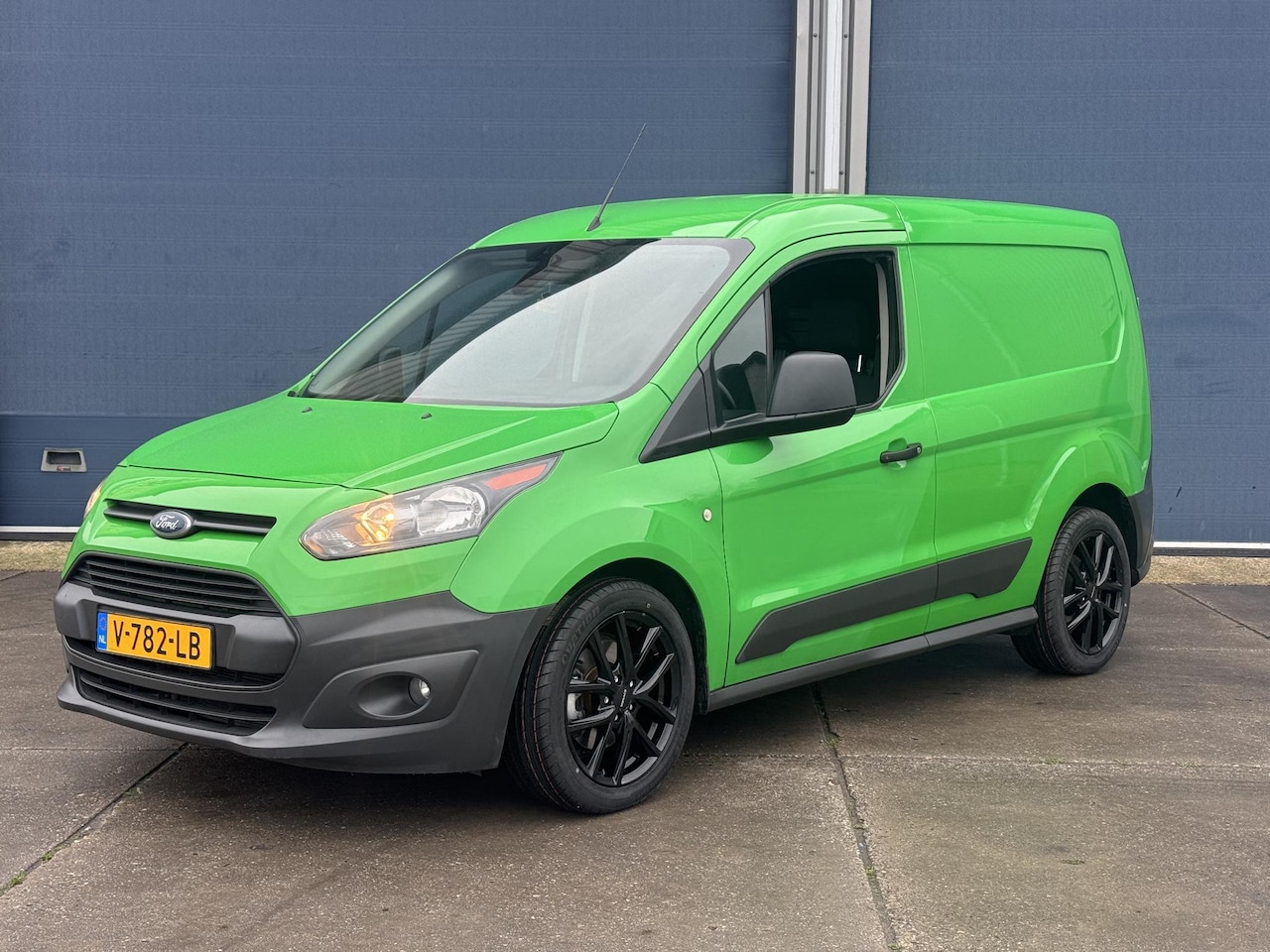 Ford Transit Connect - 1.5 TDCI L1 Trend AUTOMAAT / AIRCO / CRUISE CONTROLE / NAVI - AutoWereld.nl