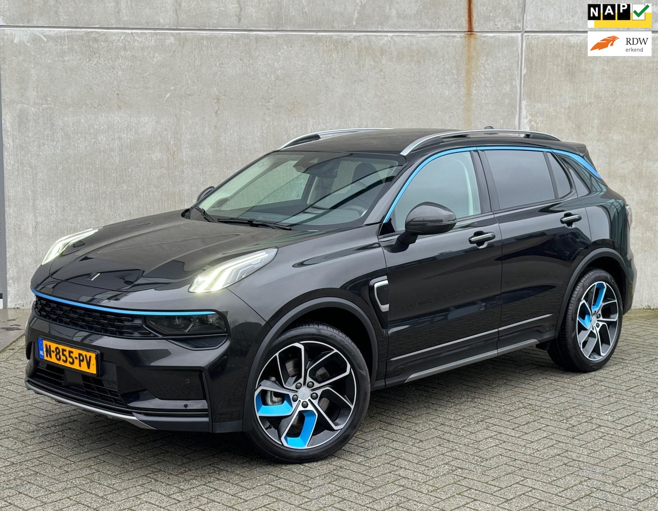 Lynk & Co 01 - 1.5 Plug- In HYBRID AUT 2021 Zwart NAP VOL OPTIE - AutoWereld.nl