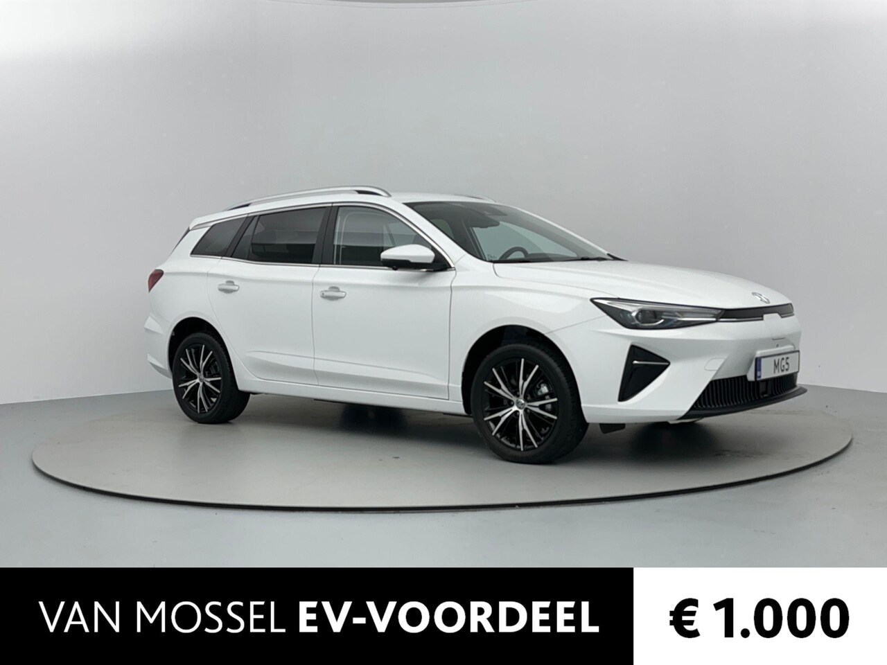 MG 5 - Standard Range Luxury 50 kWh NIEUW | €5.000 Korting | Apple Carplay | Camera | PDC - AutoWereld.nl