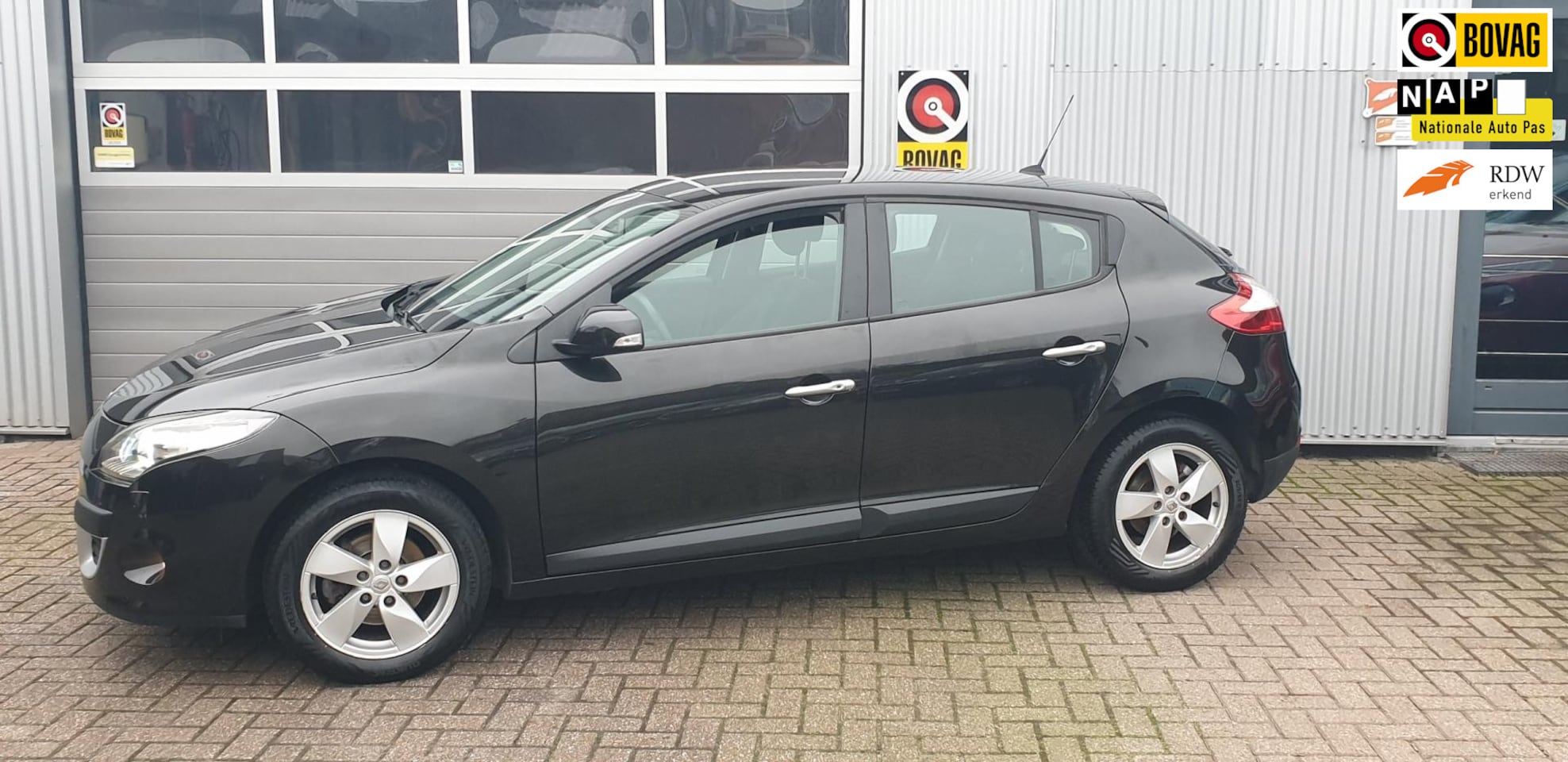 Renault Mégane - 1.4 TCe 130PK Navi Xenon 6 Bak Keyless entry - AutoWereld.nl