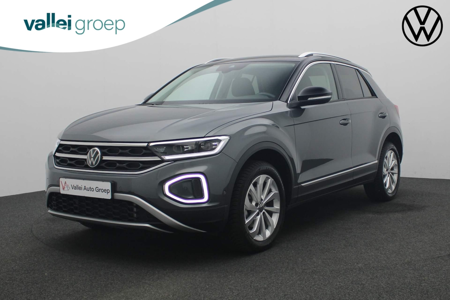 Volkswagen T-Roc - 1.5 TSI 150PK DSG Style | Trekhaak | Stoelverwarming | Parkeersensoren voor/achter | Navi - AutoWereld.nl