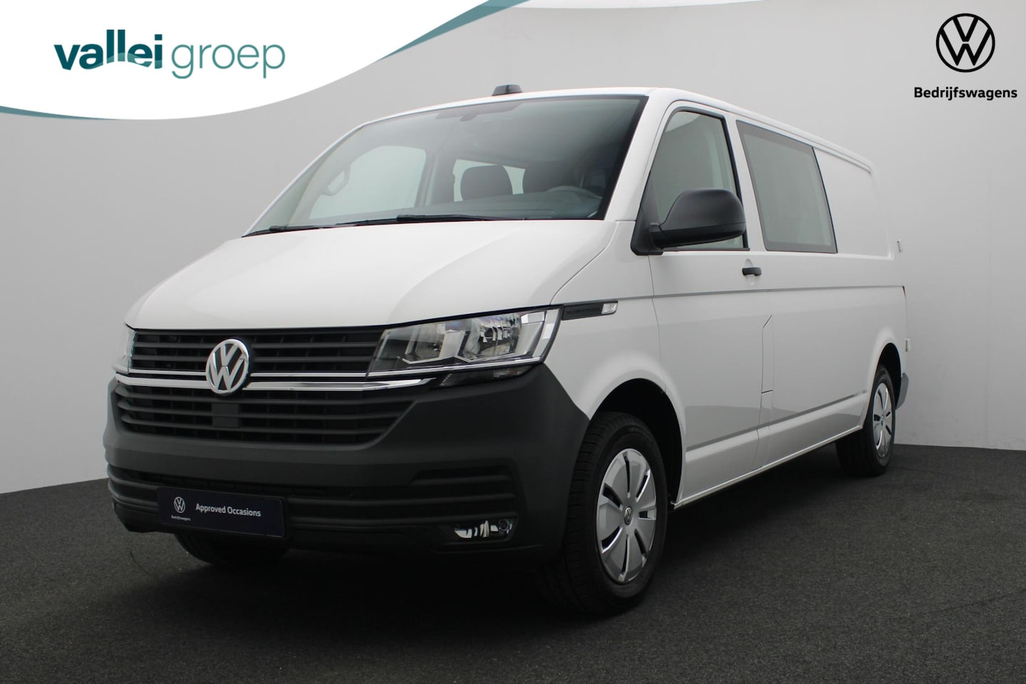 Volkswagen Transporter - 2.0 TDI 110PK L2H1 30 DC Comfortline 6 pers. | Navi | Bijrijdersbank | Lat om lat | Cruise - AutoWereld.nl