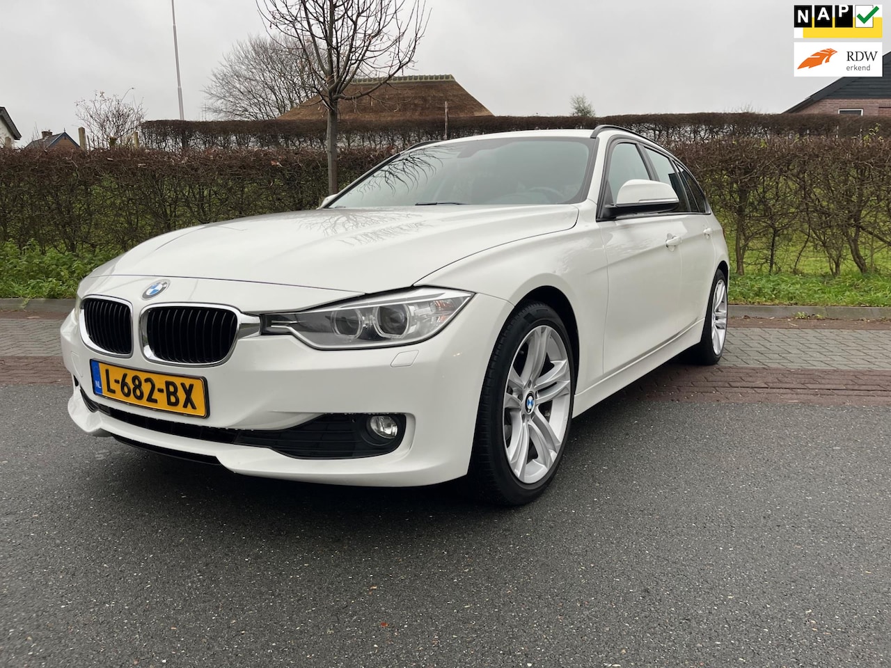 BMW 3-serie Touring - 316i Executive 316i Executive, Led, Clima, Pdc - AutoWereld.nl