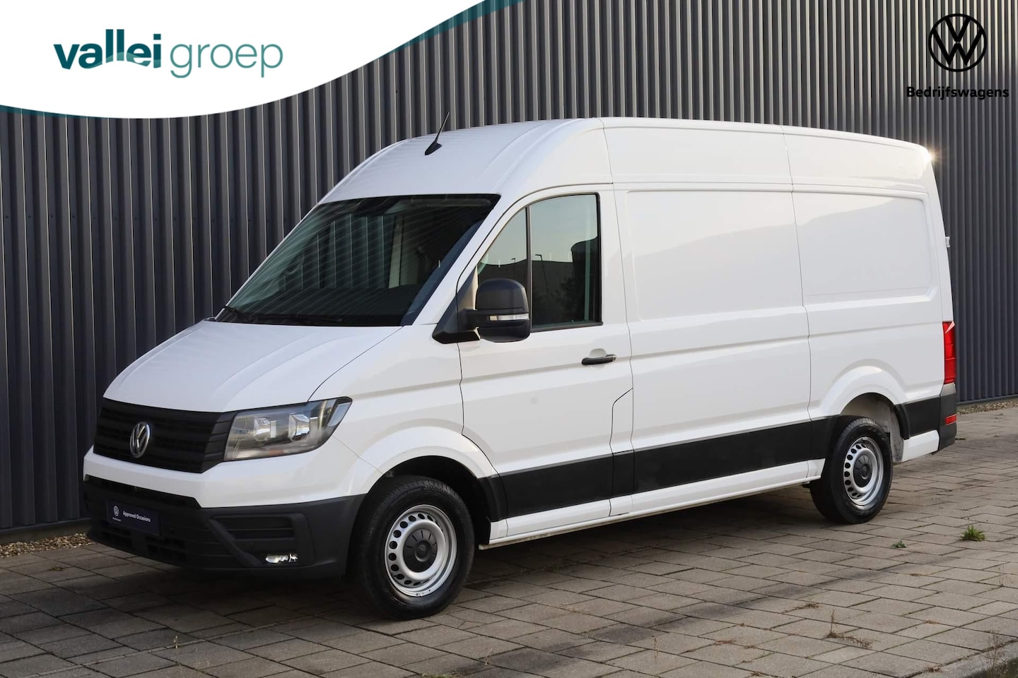 Volkswagen Crafter - 30 2.0 TDI 140PK L3H3 Comfortline | Trekhaak | 3-zits | Parkeersensoren voor/achter | Crui - AutoWereld.nl