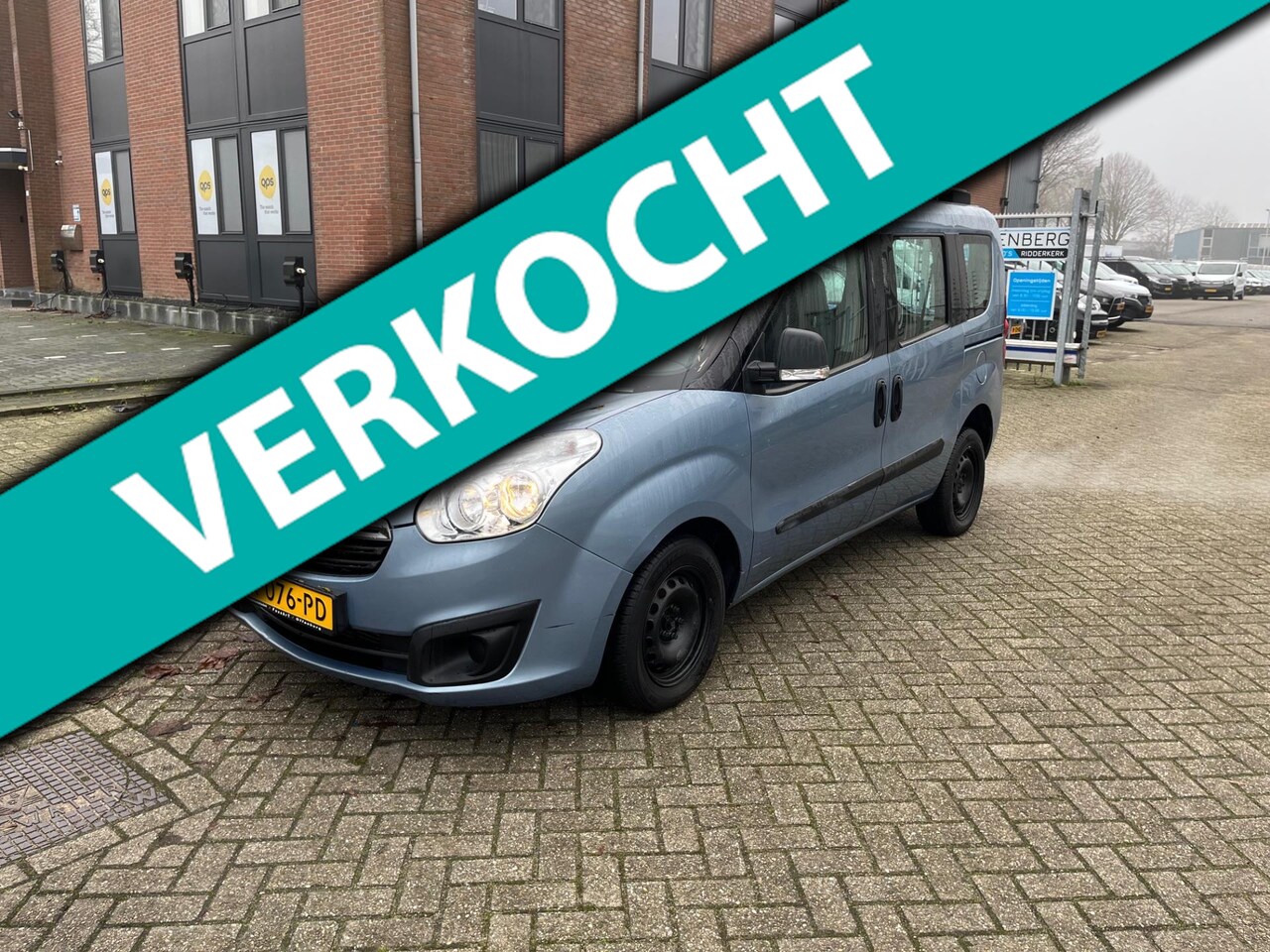 Opel Combo Tour - 1.6 CDTI L1H1 Cosmo / airco / multi stuur / Geel kenteken 5 persoons - AutoWereld.nl