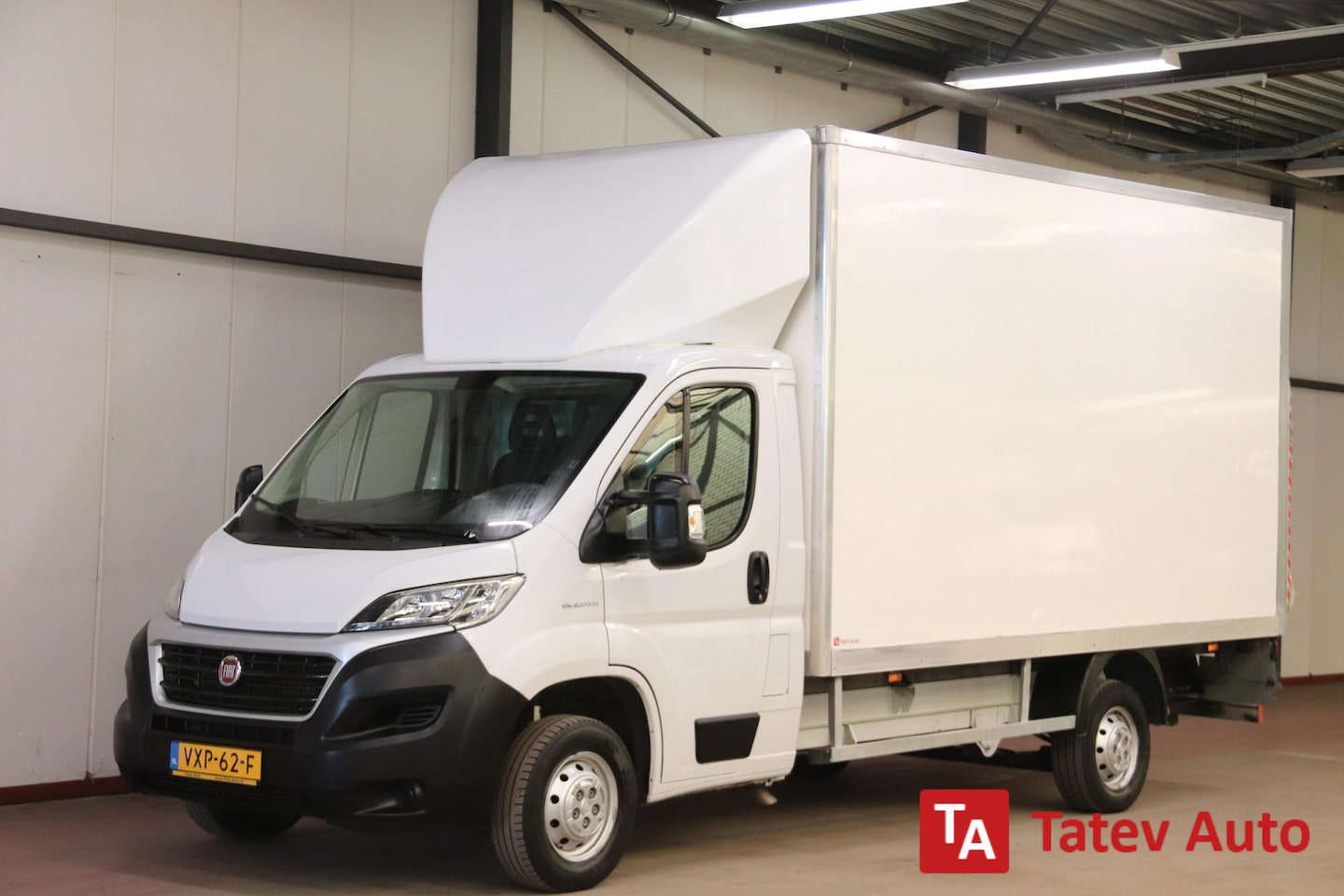 Fiat Ducato - 1000KG LAADVERMOGEN BAKWAGEN MEUBELBAK met LAADKLEP - AutoWereld.nl