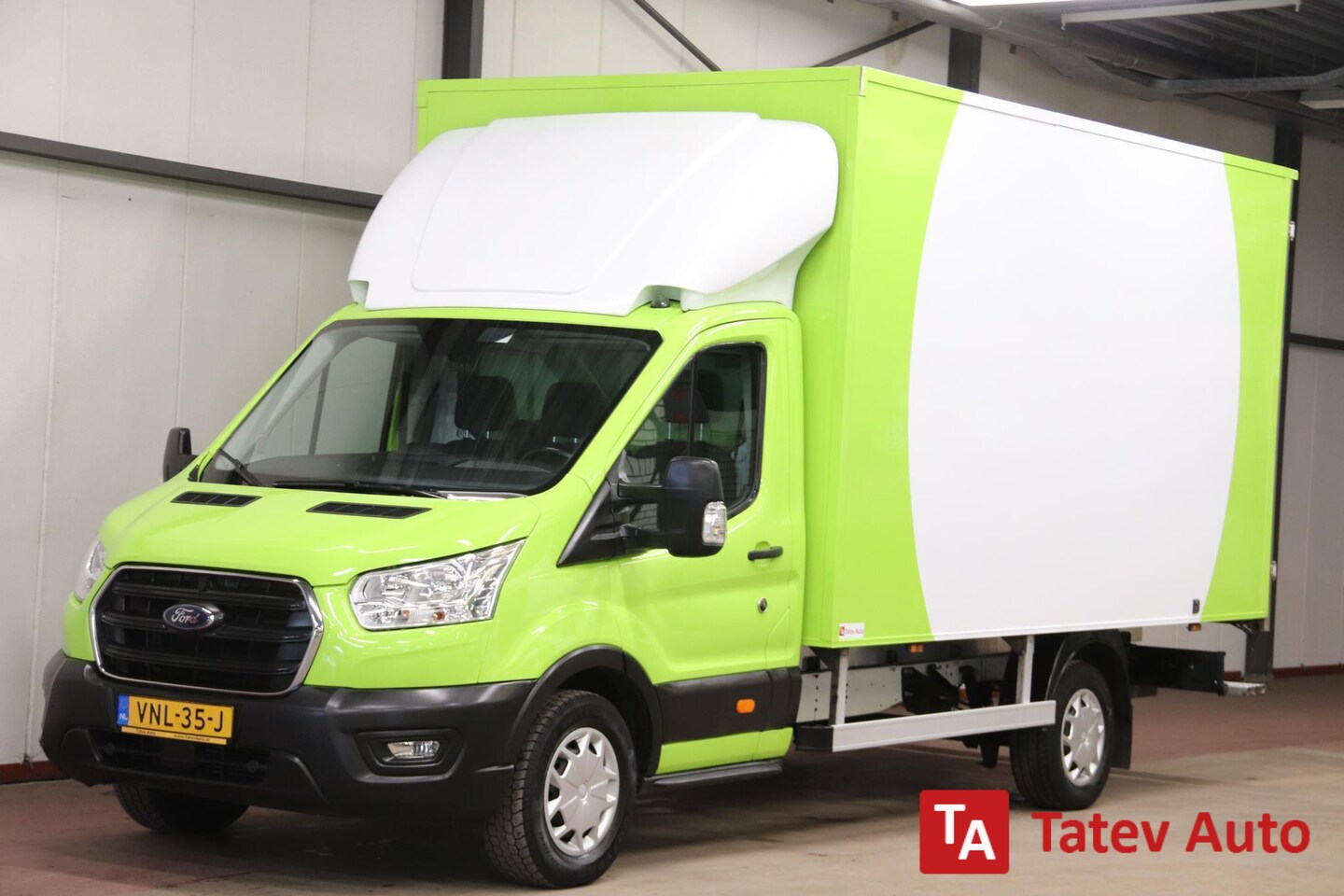 Ford Transit - 350 2.0 TDCI BAKWAGEN MEUBELBAK AUTOMAAT EURO 6 - AutoWereld.nl