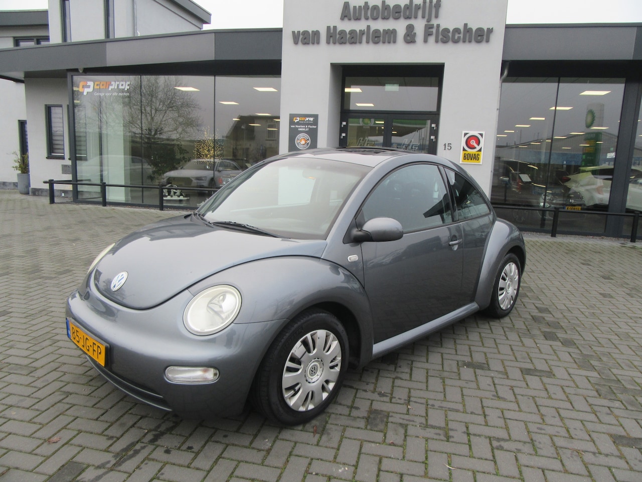 Volkswagen New Beetle - 2.0 Highline 2.0 Highline, Airco, Schuifdak - AutoWereld.nl