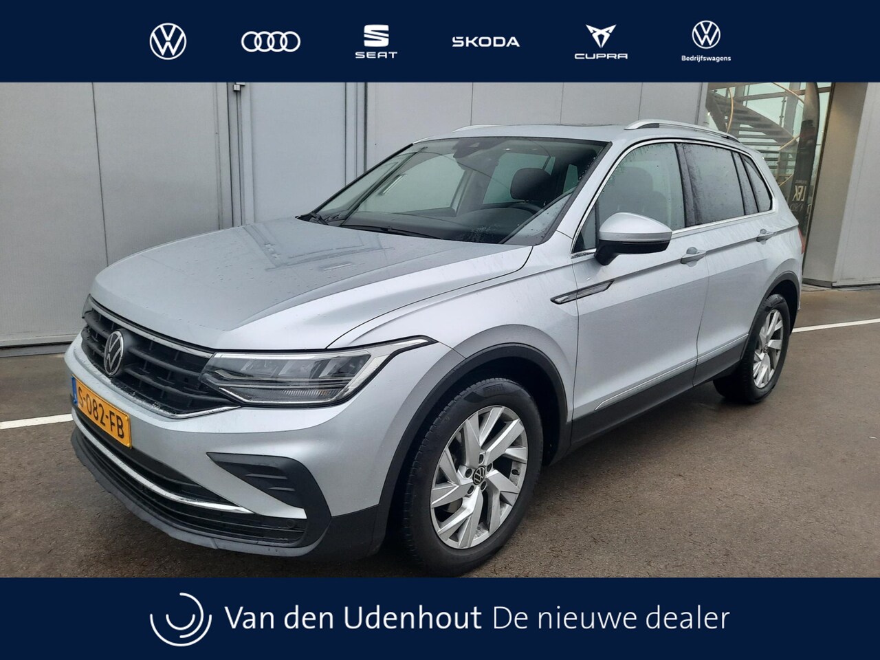 Volkswagen Tiguan - 1.5 TSI 150pk Automaat Life Business | Trekhaak | Panoramadak | nieuw binnen, foto's volge - AutoWereld.nl