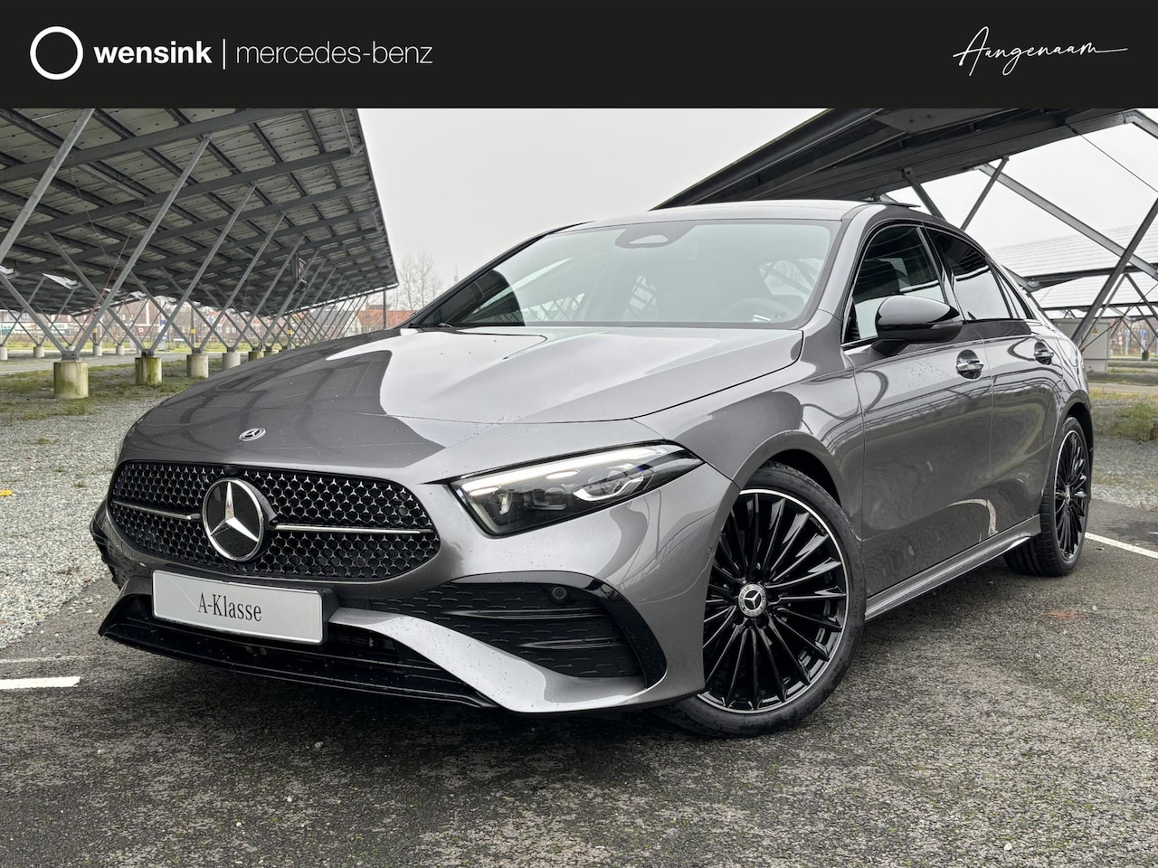 Mercedes-Benz A-klasse - 180 Star Edition AMG Line | Night | Panoramadak | Sfeerverlichting | 19" Multispaaks | Par - AutoWereld.nl