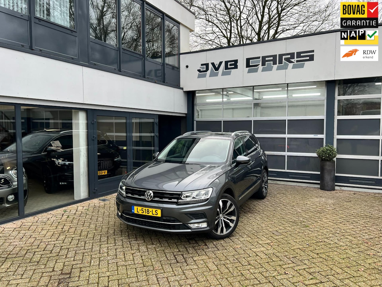 Volkswagen Tiguan - 2.0 TSI 4Motion Highline | Pano | Virtual | 4M - AutoWereld.nl