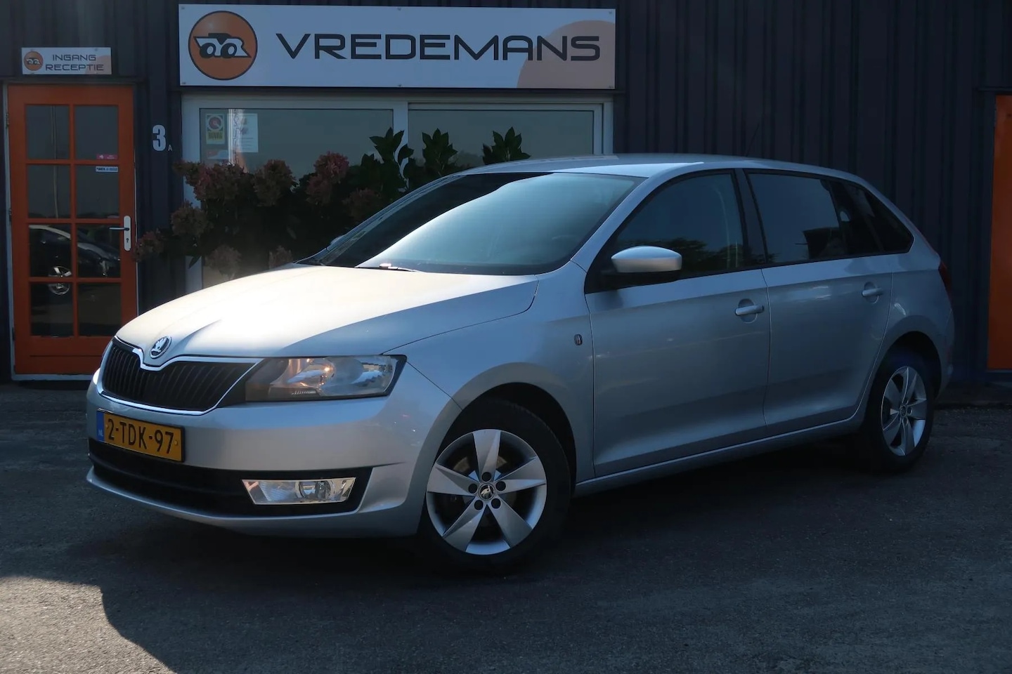 Skoda Rapid Spaceback - 1.2 TSI Greentech Ambition Businessline Pro 1.2 TSI Greentech Ambition Businessline Pro - AutoWereld.nl