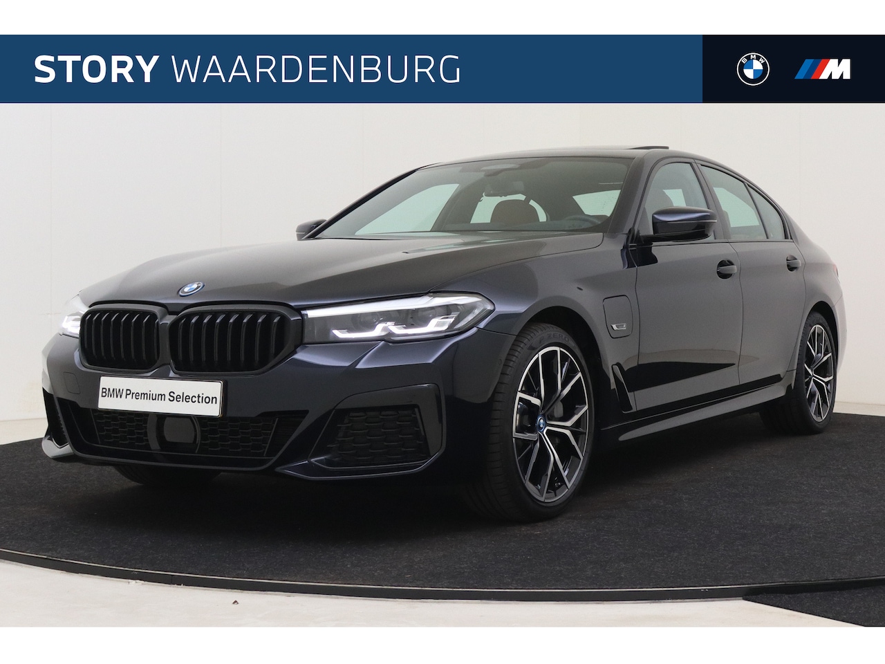 BMW 5-serie - 530e High Executive M Sport Automaat / Schuif-kanteldak / Active Cruise Control / Head-Up - AutoWereld.nl