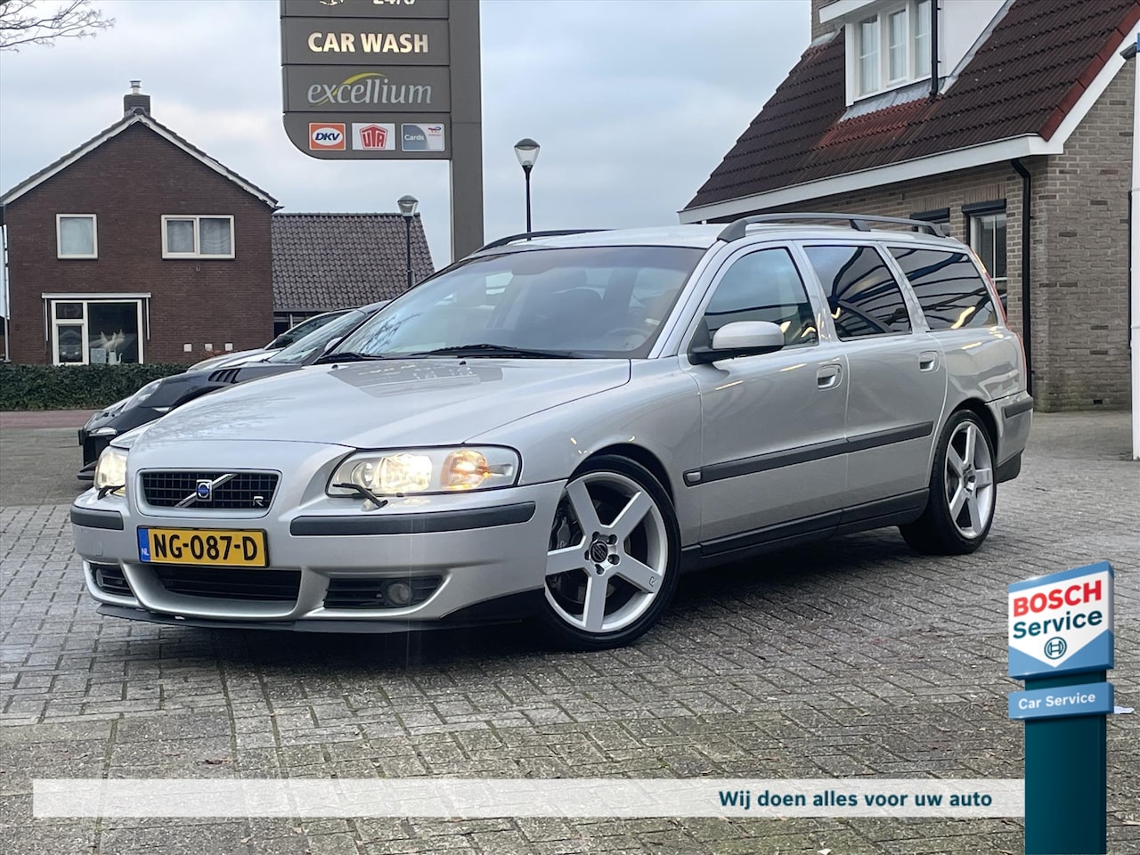 Volvo V70 - 2.5 R 300PK AWD / Leder / Memory / Stoelverwarming / Cruise / 19*Inch / Clima / Pdc - AutoWereld.nl