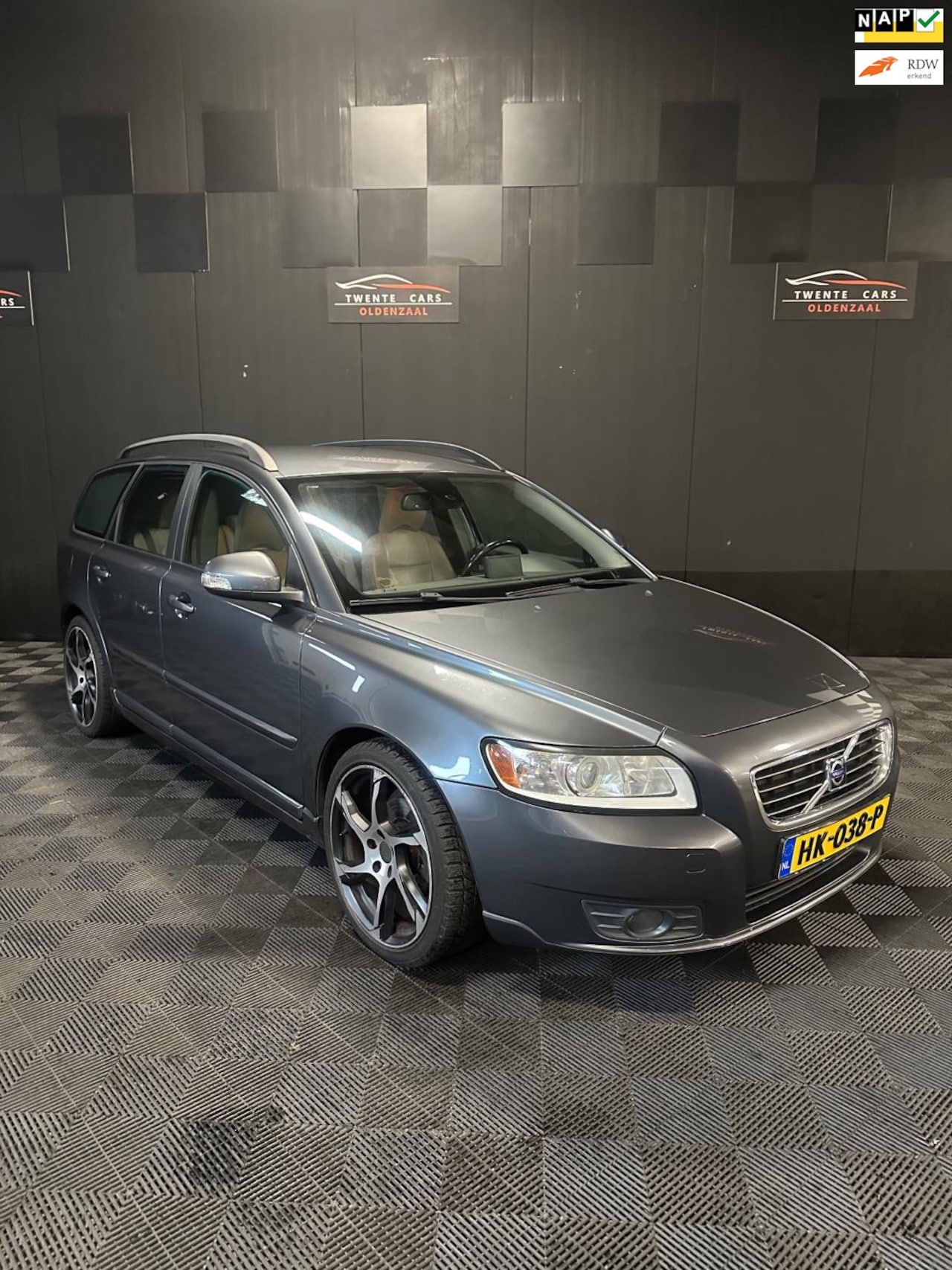 Volvo V50 - 1.6D S/S Summum | Navi | PDC | Clima | - AutoWereld.nl