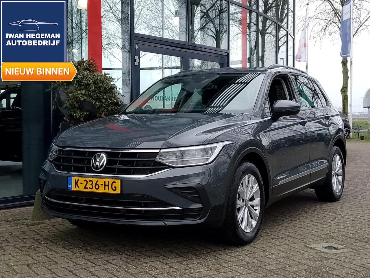 Volkswagen Tiguan - 1.5 TSI 150PK AUTOMAAT | Navi | Trekhaak | ECC | PDC + Camera | LM Velgen - AutoWereld.nl