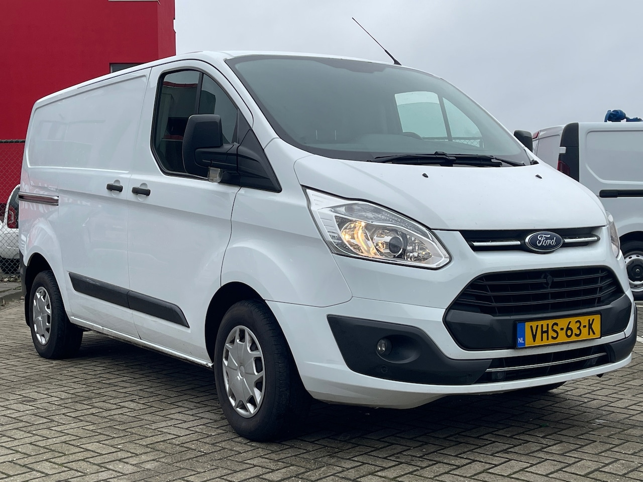 Ford Transit Custom - 310 2.0 TDCI L1H1|NAVI|3ZITS|TREKHAAK|EURO6 - AutoWereld.nl