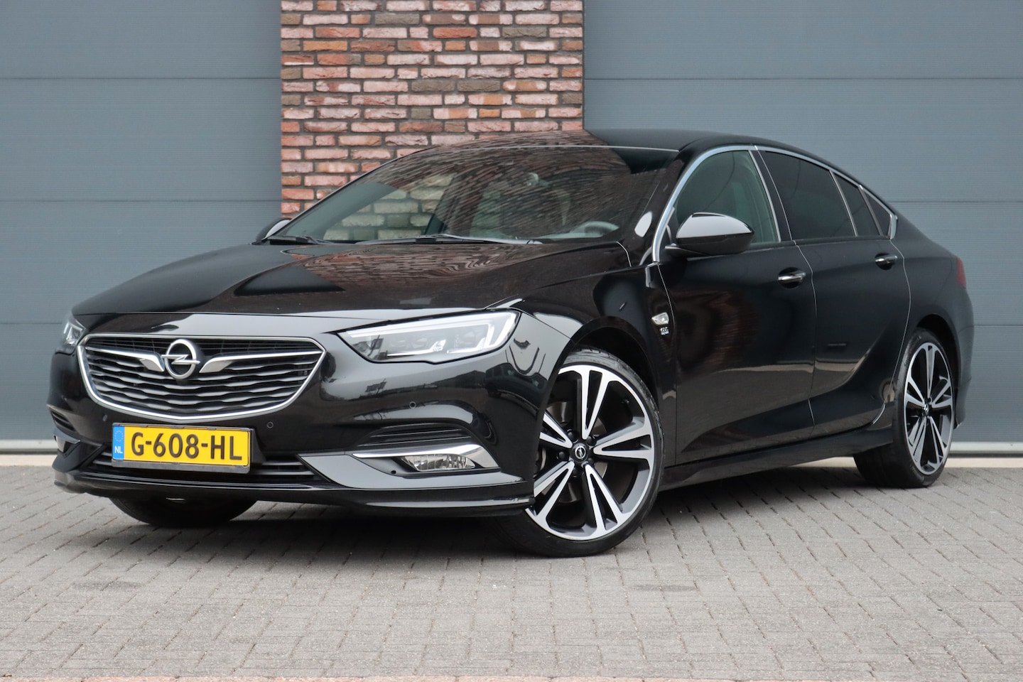 Opel Insignia Grand Sport - 2.0 CDTI OPC-Line Business Executive Aut8 | Verwarmd Stuurwiel | Leder | Rijstrookassisten - AutoWereld.nl