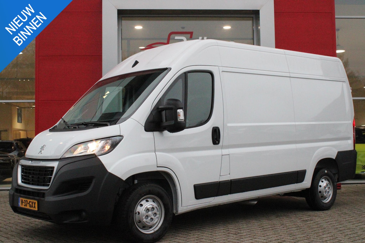 Peugeot Boxer - 2.2 BlueHDi 140PK L2H2 3.3t | APPLE CARPLAY/ANDROID AUTO | ACHTERUITRIJ CAMERA | 3-ZITS | - AutoWereld.nl