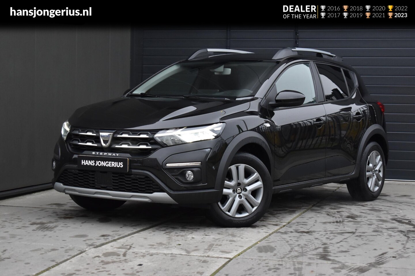 Dacia Sandero Stepway - TCe 100 Bi-Fuel Comfort | CAMERA | NAVI | CRUISE CONTROL | CLIMATE CONTROL | PDC - AutoWereld.nl