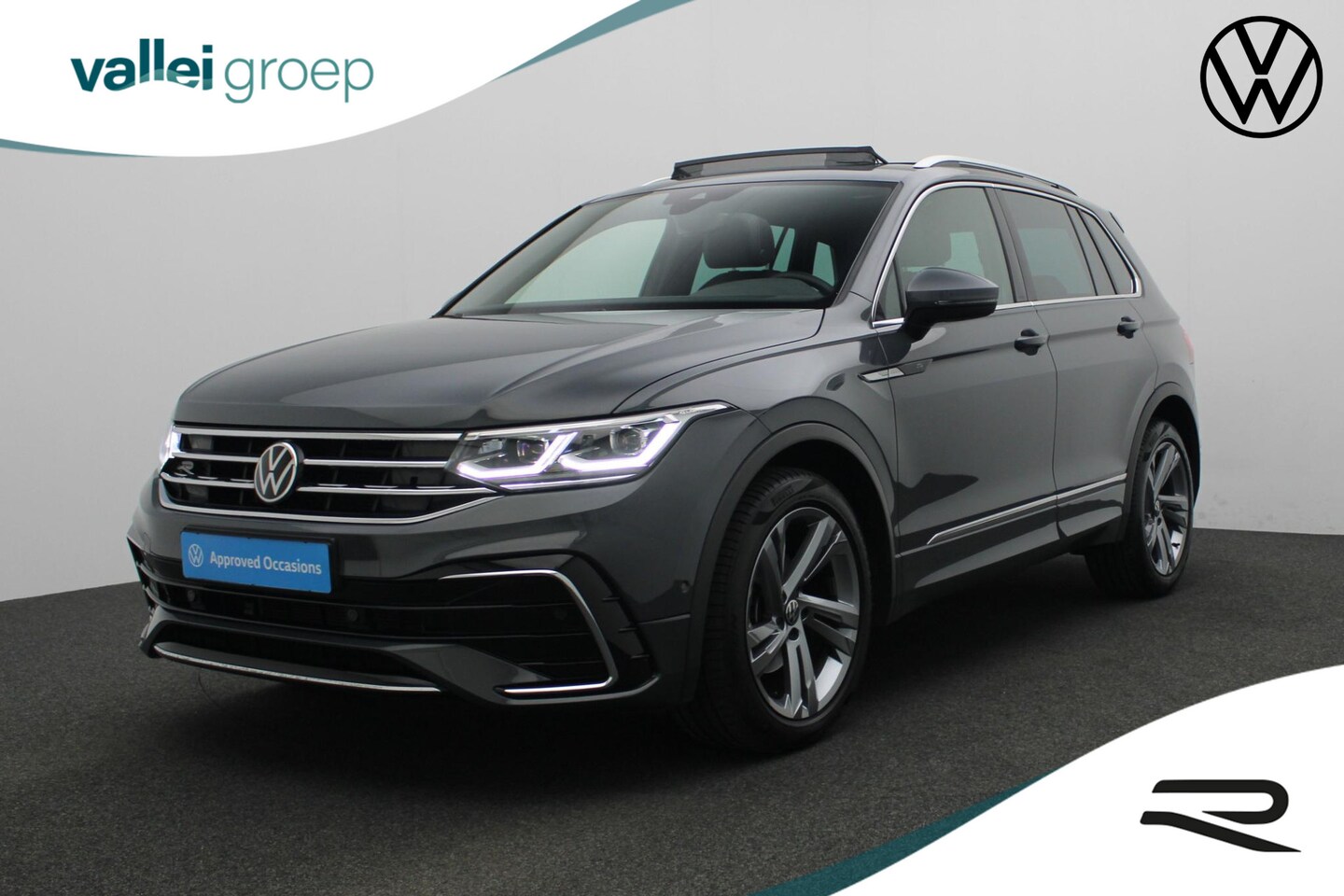 Volkswagen Tiguan - 1.5 TSI 150PK DSG R-Line | Pano | Trekhaak | Keyless | IQ Light | Camera | Navi | 19 inch - AutoWereld.nl