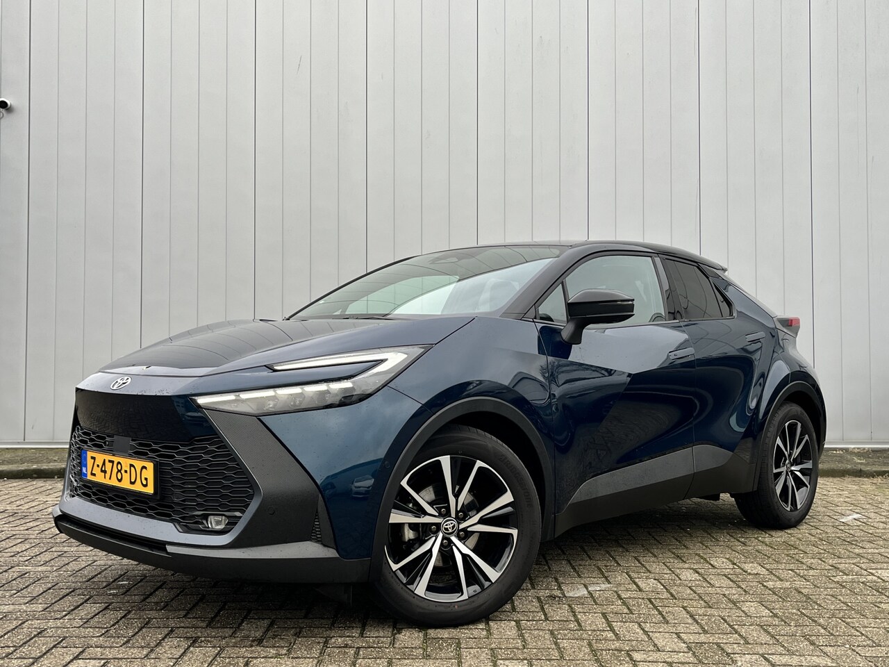 Toyota C-HR - 2.0 Hybrid 200 First Edition NL auto Bi-Tone Camera Clima Cruise - AutoWereld.nl