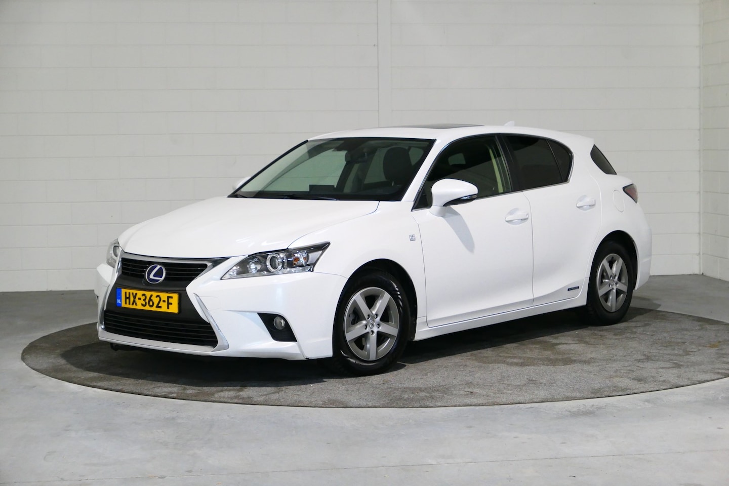 Lexus CT 200h - 25th Edition, NL auto, Schuifdak, Navi, Cruise, Afn.trekhaak, Blue tooth, Achteruitrijcame - AutoWereld.nl