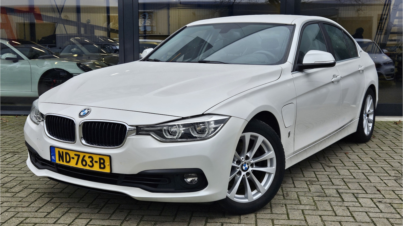 BMW 3-serie - 330e Centennial Executive 330e Centennial Executive - AutoWereld.nl