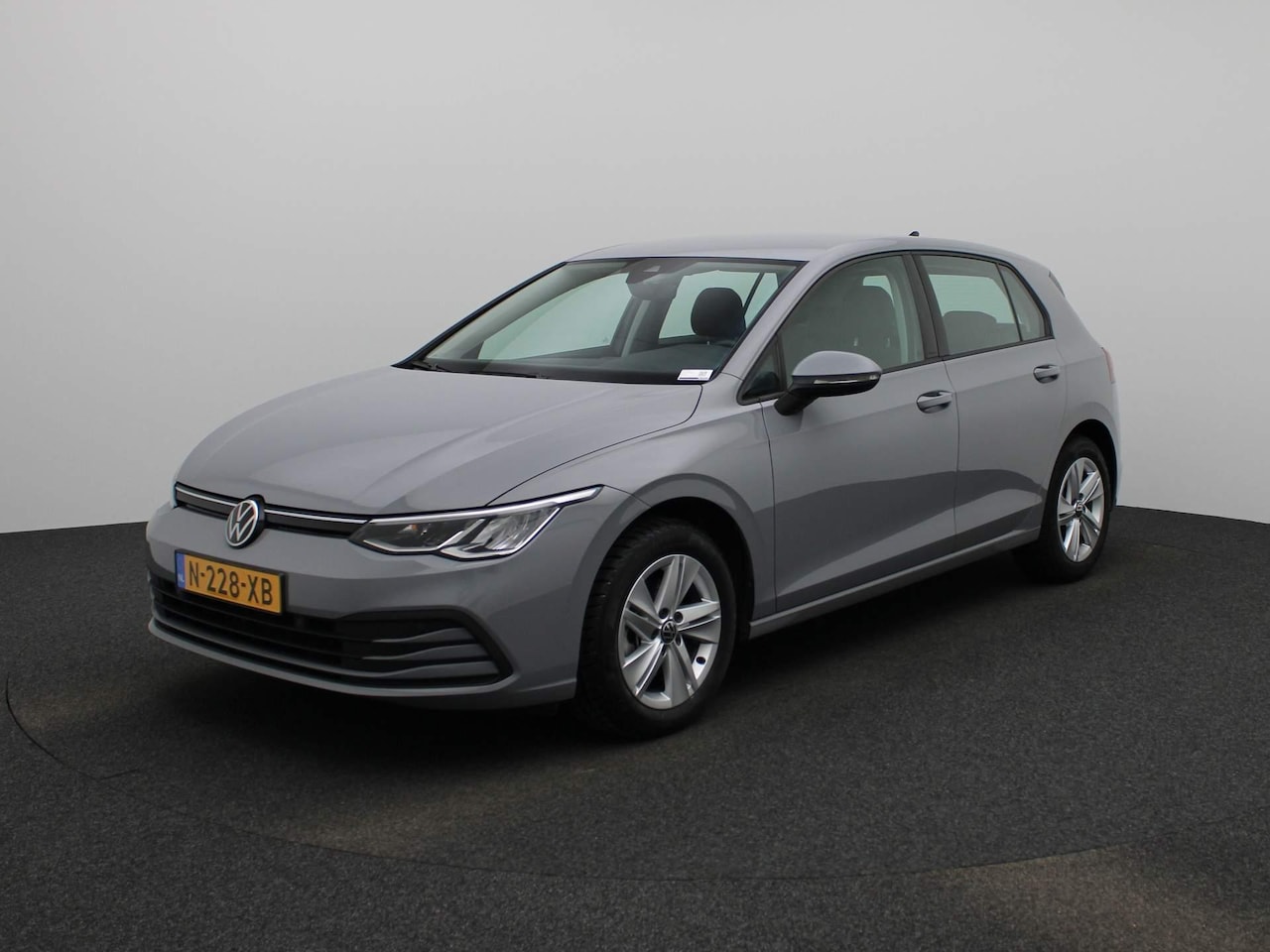 Volkswagen Golf - 1.0 TSI Life 110 PK | Navigatie | Parkeersensoren | Digital Cockpit Pro | Keyless | Adapti - AutoWereld.nl