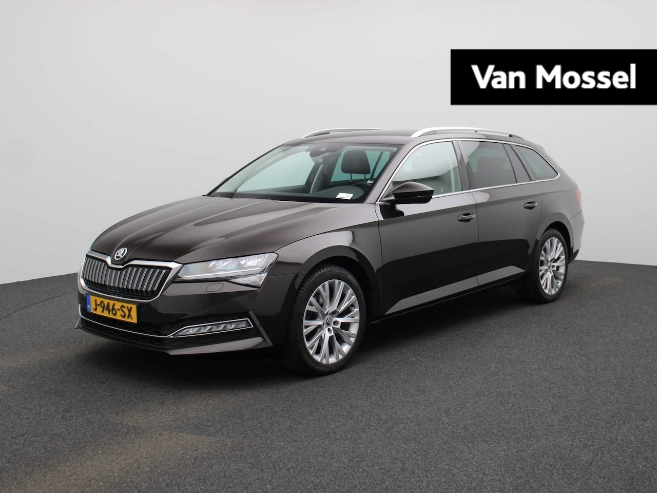 Skoda Superb Combi - 1.4 TSI iV Business Edition Plus | HALF LEDER | NAVIGATIE | ELEK.STOEL | KEYLESS | CAMERA - AutoWereld.nl