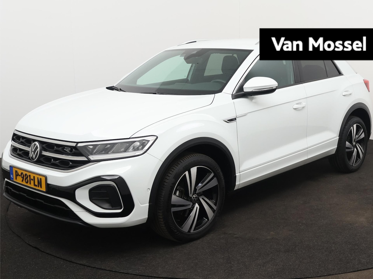 Volkswagen T-Roc - 1.0 TSI R-Line 110PK | R-Line in/ex | Navigatie | App Connect | LED | 18 inch | Dodehoek s - AutoWereld.nl