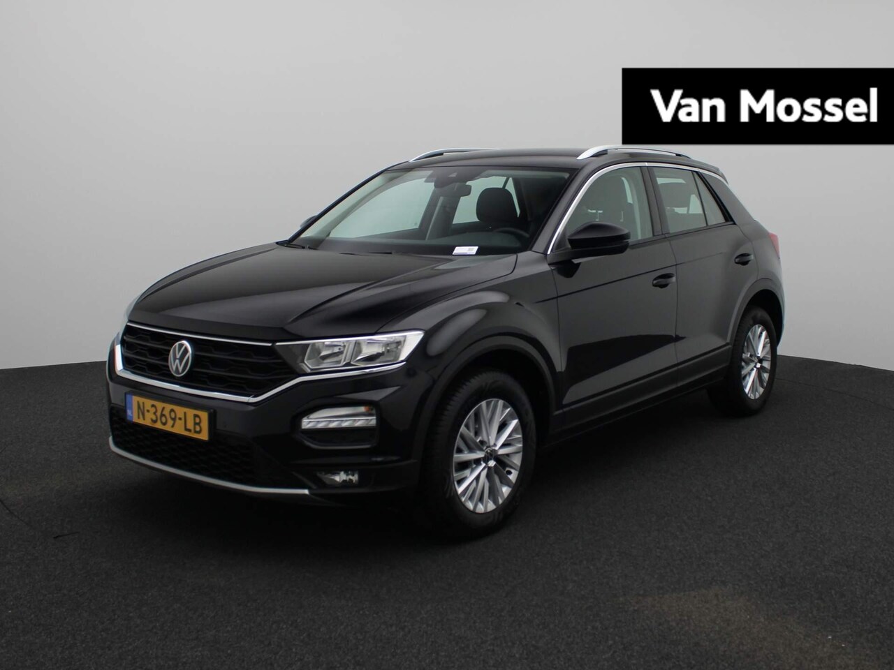 Volkswagen T-Roc - 1.0 TSI Style | Navigatie | Airco | Elektrische achterklep | All Season Banden - AutoWereld.nl