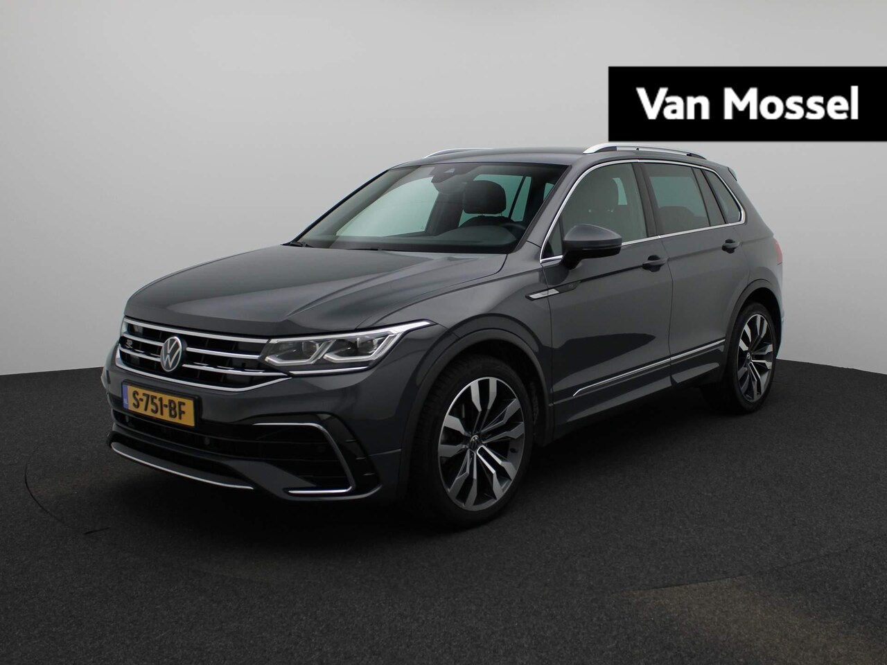 Volkswagen Tiguan - 1.5 TSI R-Line Business+ |  Automaat | Apple Carplay | Climatronic | Parkeersensoren | Dig - AutoWereld.nl